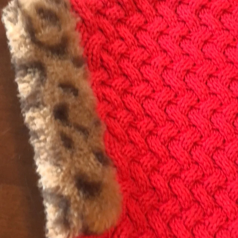 Aspen kids Red sweater vest with animal print short arms & side buttons Size 6-7